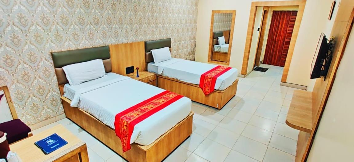 Hotel Richi Regency ブバネーシュワル エクステリア 写真